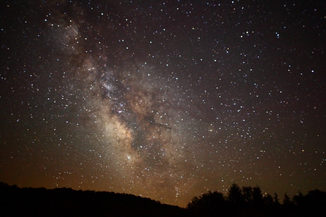 Center_of_the_Milky_Way_Galaxy_from_the_mountains_of_West_Virginia_-_4th_of_July_2010